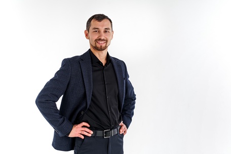 Я Динар - инвестиционный брокер по недвижимости.